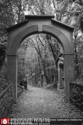 eleonoramanenti-la porta del cielo ingresso santuario madonna della ceriola monte isola